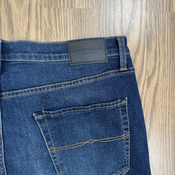 Lucky Brand Jeans Mens 38x30 Blue 410 Athletic Slim Straight Stretch Dark Denim - Picture 7 of 15